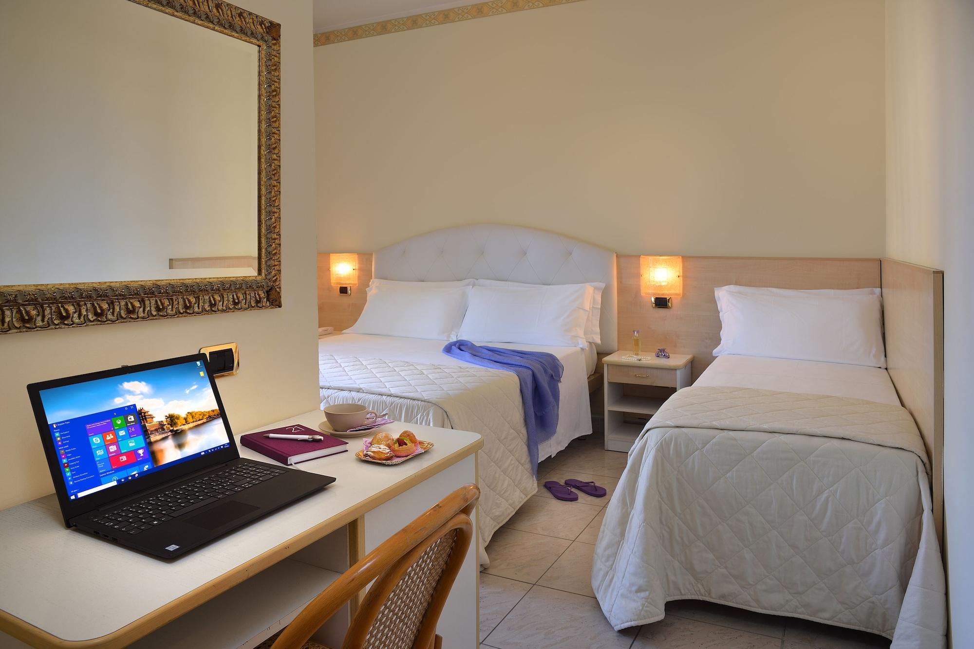 Hotel Gaston Rimini Bagian luar foto