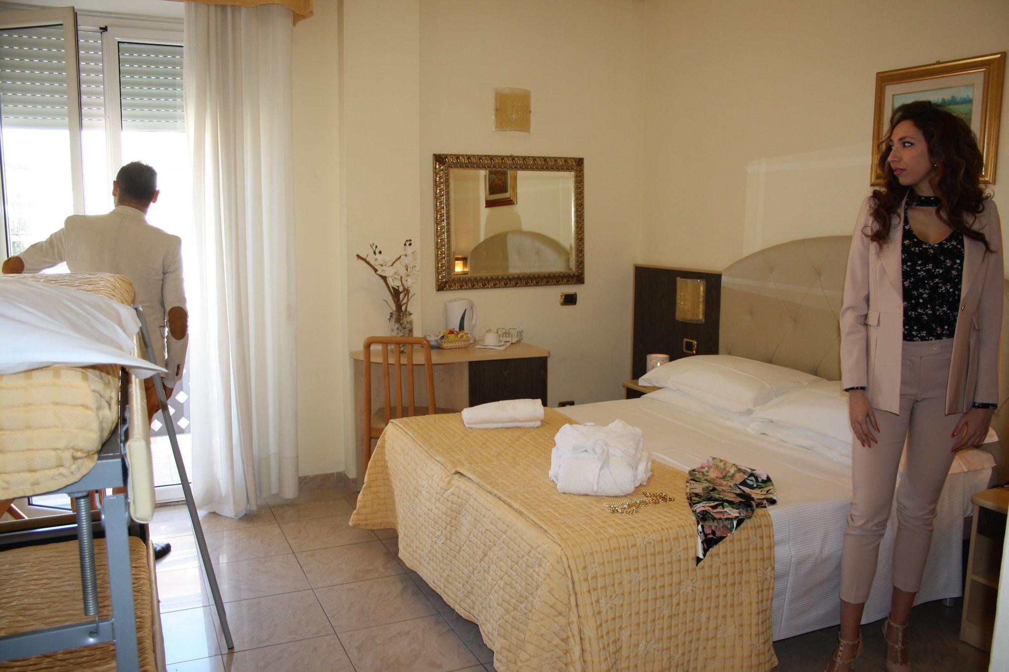 Hotel Gaston Rimini Bagian luar foto