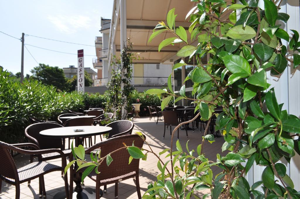 Hotel Gaston Rimini Bagian luar foto